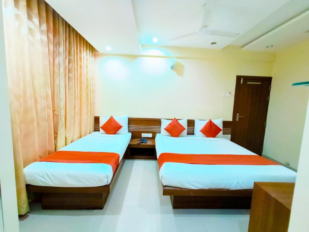 Sai Srushti By Neem Square Hotel Shirdi Exterior foto
