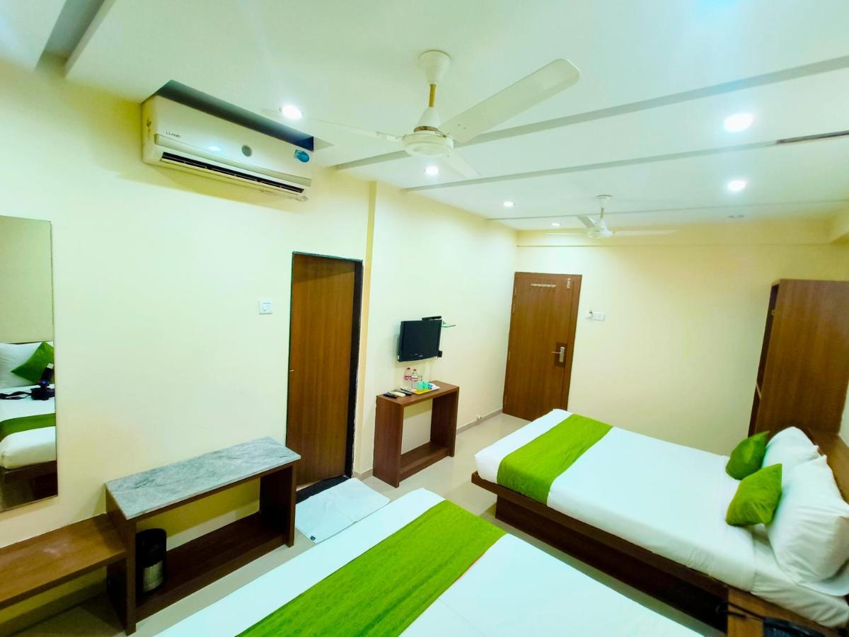 Sai Srushti By Neem Square Hotel Shirdi Exterior foto